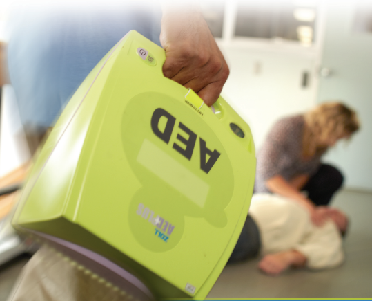 Zoll AED Plus® Defibrillator with Professional Cover, CPR-D Padz, Sleeve of Batteries, & LCD Screen